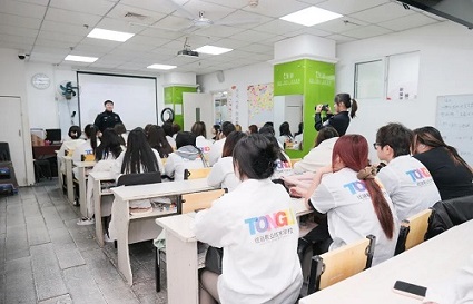 3・7普法行：皇城派出所徐警官走进统丽学校，为美业学子保驾护航