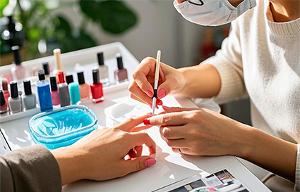 想要系统学习美甲，沈阳美甲学校给你以下建议