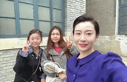 《掏空家产・资本家小姐去部队寻夫》剧组实习：统丽化妆学员的成长新征程